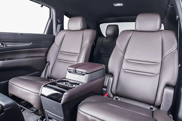 Mazda-CX8-khoang-hanh-khach