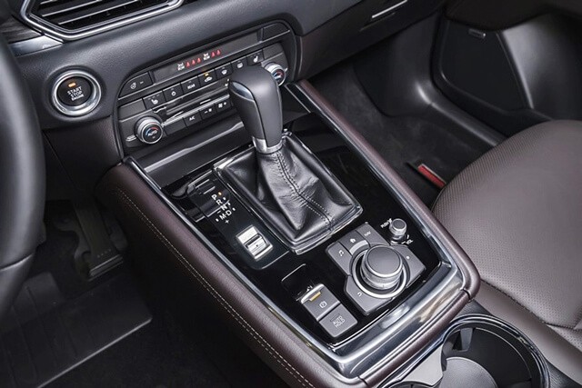 Mazda-CX8-trung-tam-dieu-khien