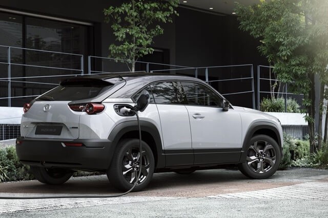 Mazda-MX-30-concept-sac-pin