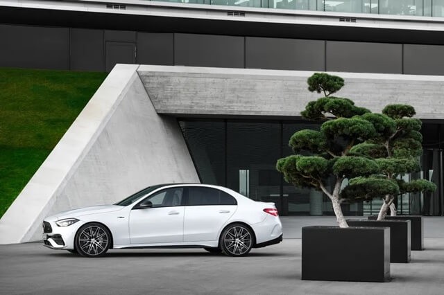 Mercedes-AMG-C43-phan-than-xe