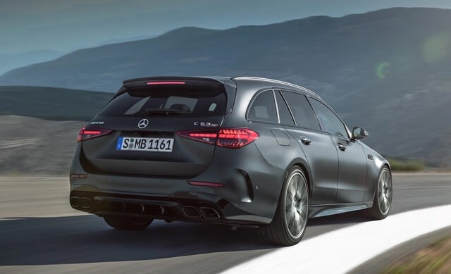 Mercedes-AMG-C63-S-E-Performance-estate-duoi-xe