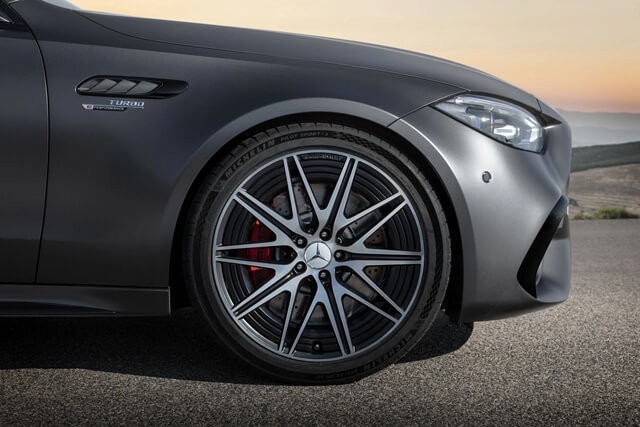 Mercedes-AMG-C63-S-E-Performance-la-zang
