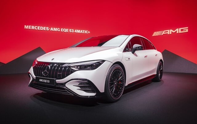 Mercedes-AMG-EQE-suon-xe
