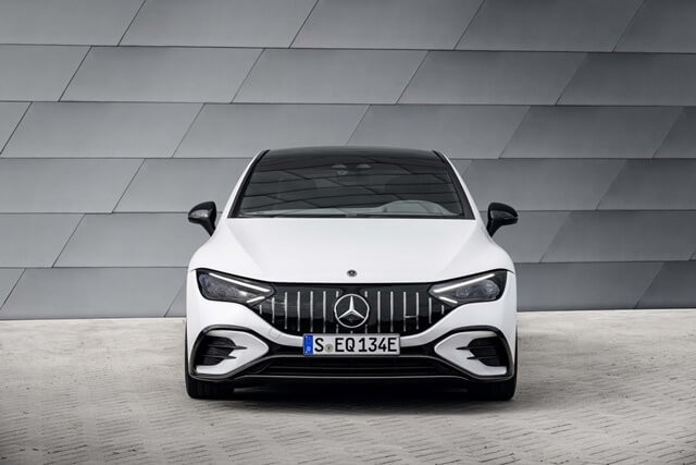 Mercedes-AMG-EQE-thiet-ke-dau-xe