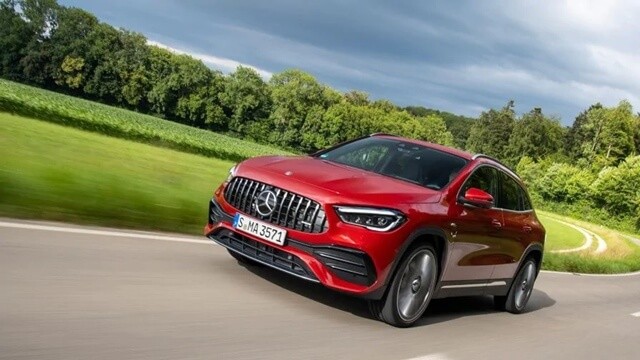 Mercedes-AMG-GLA-35-4Matic-van-hanh