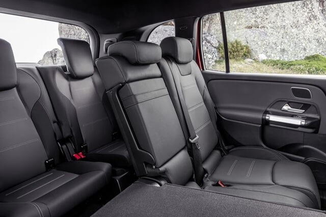 Mercedes-AMG-GLB-35-4Matic-khoang-hanh-khach