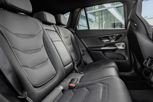 Mercedes-AMG-GLC-63-khoang-hanh-khach