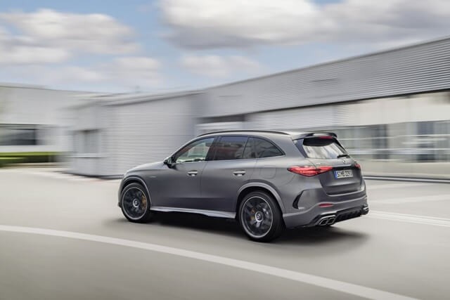 Mercedes-AMG-GLC-63-van-hanh