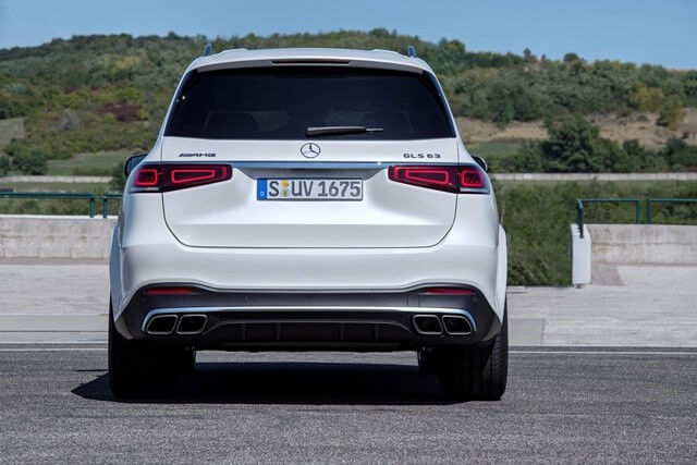Mercedes-AMG-GLS-63-2021-duoi-xe