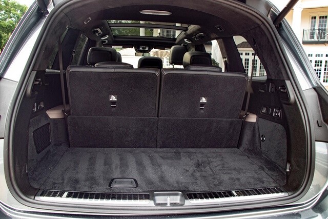Mercedes-AMG-GLS-63-2021-khoang-hanh-ly