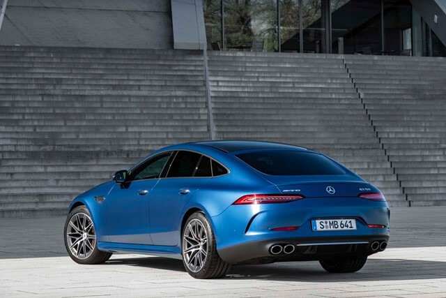 Mercedes-AMG-GT53-2022-hong-xe