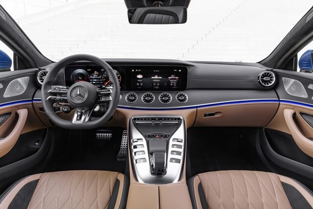 Mercedes-AMG-GT53-2022-khoang-lai