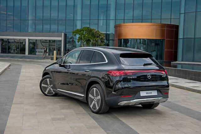 Mercedes-Benz-EQE-500-4Matic-hong-xe