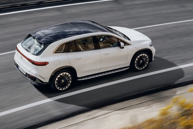 Mercedes-Benz-EQS-SUV-van-hanh