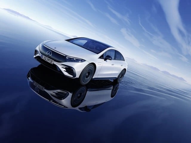 Mercedes-Benz-EQS-gia-bao-nhieu