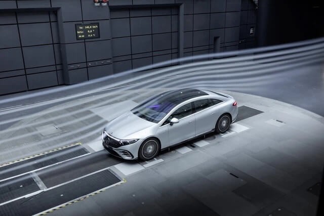 Mercedes-Benz-EQS-ngoai-that