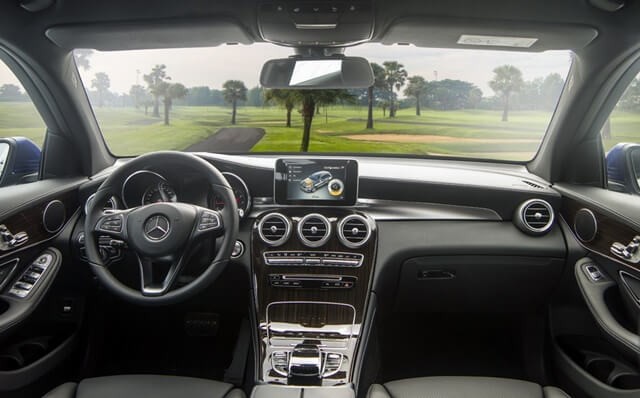 Mercedes-Benz-GLC-200-2017-khoang-lai