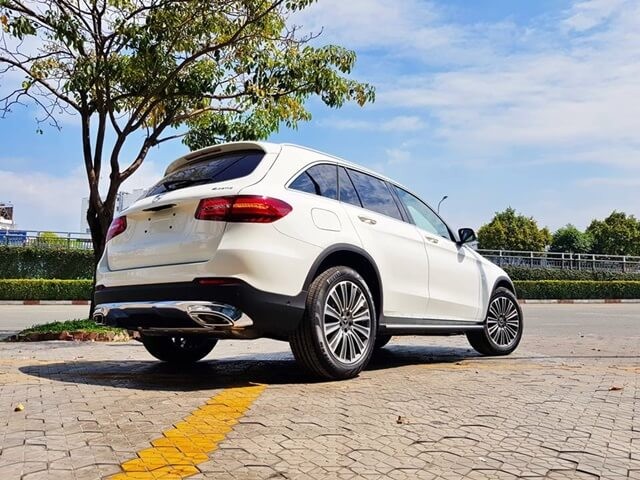 Mercedes-Benz-GLC-250-cu-hong-xe