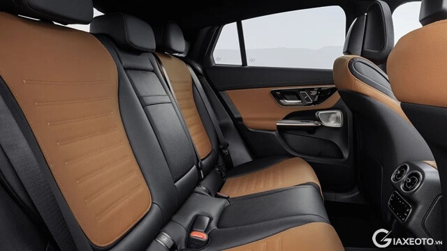 Mercedes-Benz-GLC-300-Coupe-ghe-hanh-khach