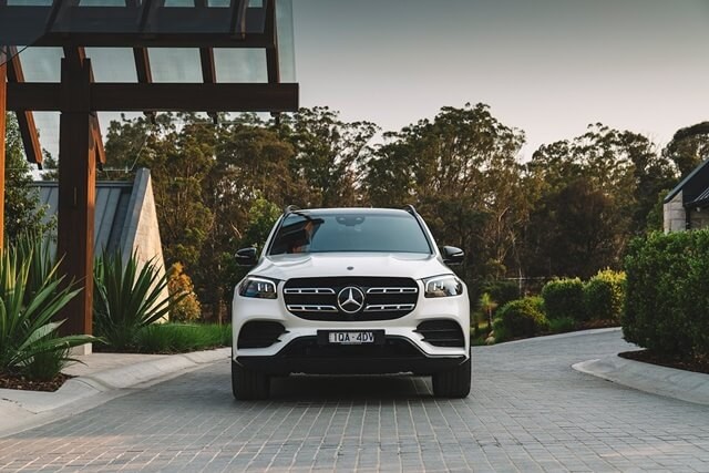 Mercedes-Benz-GLS-400D-2021-gia-bao-nhieu