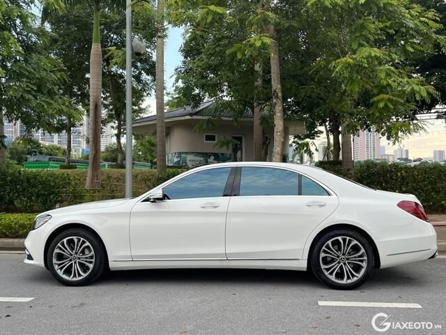 Mercedes-Benz-S450-4-Matic-2020-than-xe