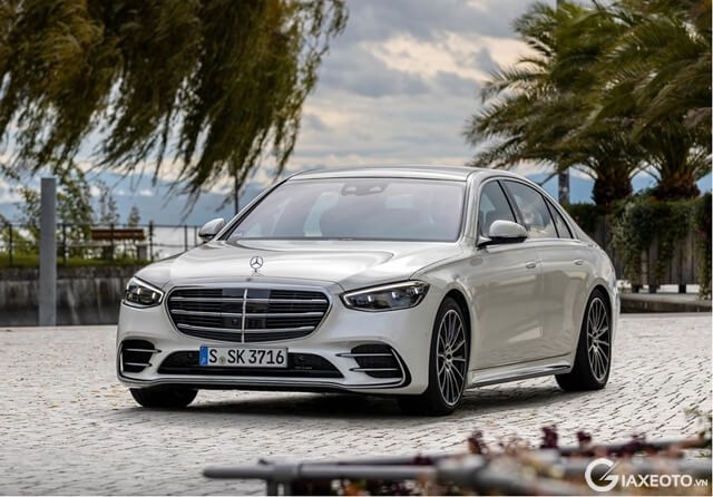 Mercedes-Benz-S500-gia-bao-nhieu