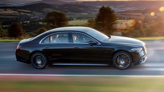 Mercedes-Benz-S580e-2021-van-hanh