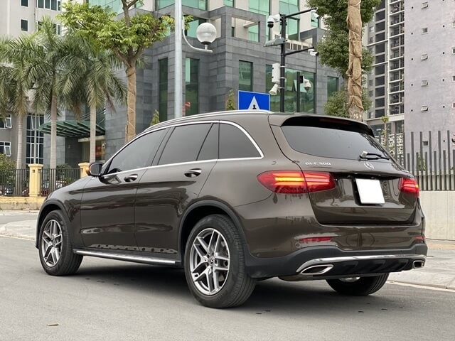 Mercedes-GLC-300-2017-hong-xe