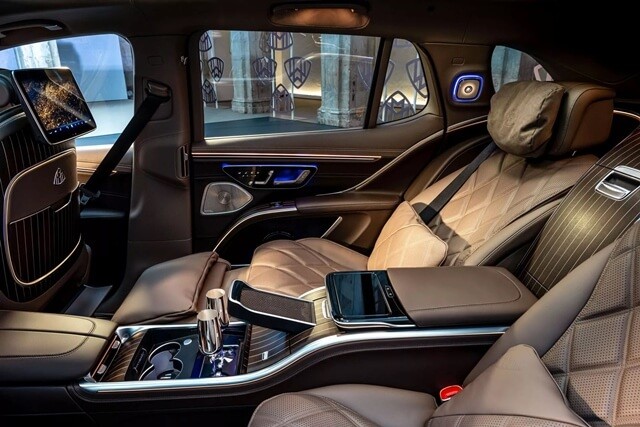 Mercedes-Maybach-EQS-680-SUV-tien-nghi-khoang-hanh-khach