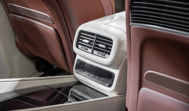 Mercedes-Maybach-GLS-480-4Matic-cua-gio-dieu-hoa