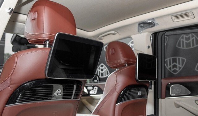 Mercedes-Maybach-GLS-480-4Matic-man-hinh-giai-tri-khoang-sau
