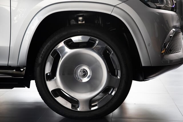 Mercedes-Maybach-GLS-600-Edition-100-la-zang