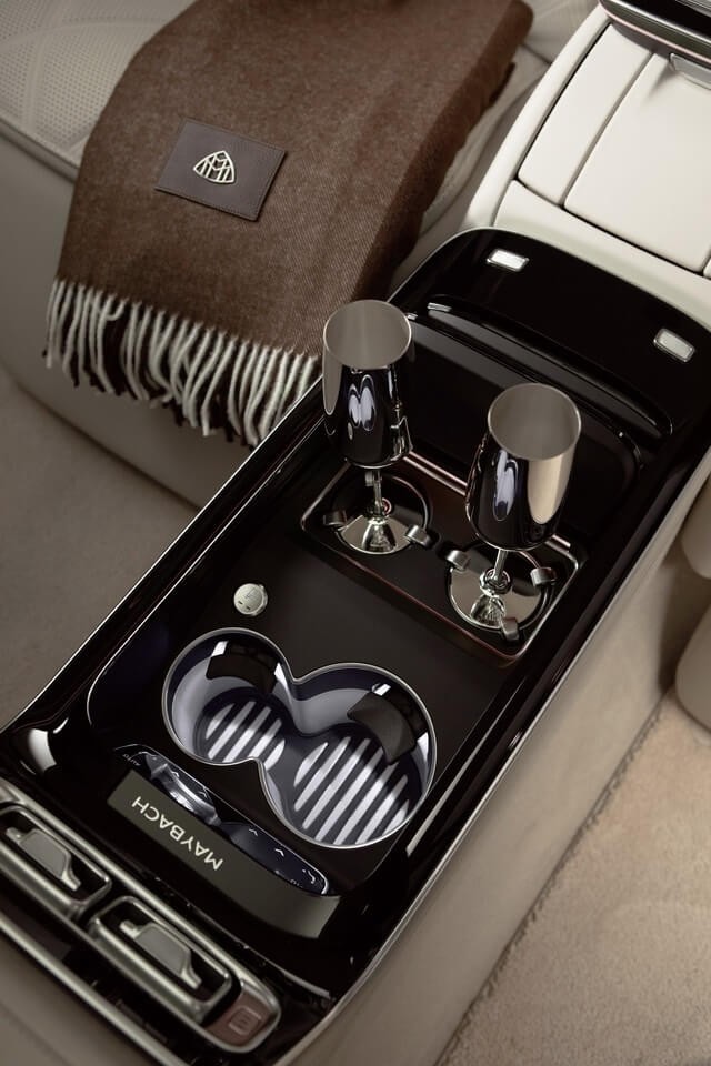 Mercedes-Maybach-S580-4Matic-2021-de-ly