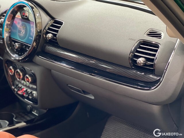 Mini-Cooper-Clubman-tap-lo
