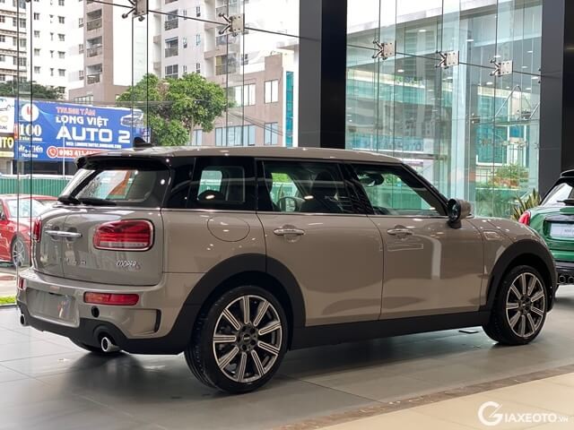 Mini-Cooper-Clubman-than-va-hong-xe