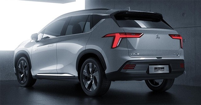Mitsubishi-Airtrek-2022-hong-va-duoi-xe