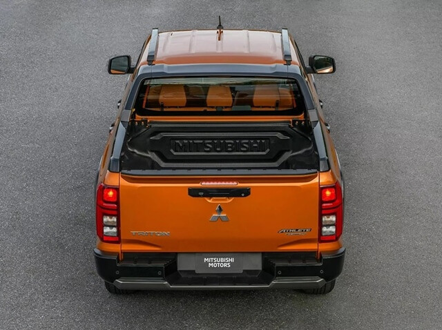 Mitsubishi-Triton-Athlete-the-he-moi-duoi-xe