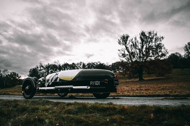 Morgan-3-Wheeler-P101-duoi-xe