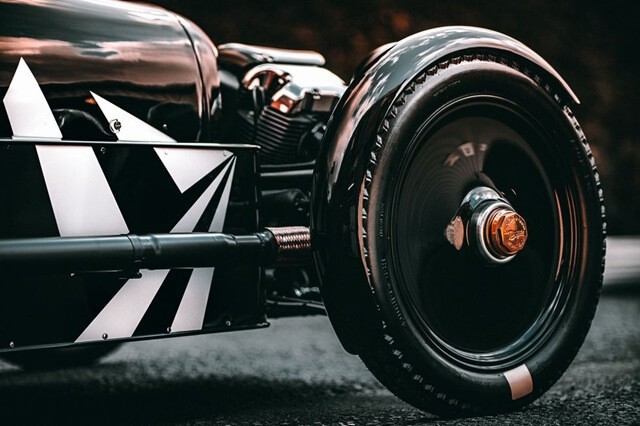 Morgan-3-Wheeler-la-zang