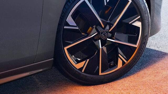 Peugeot-508-la-zang