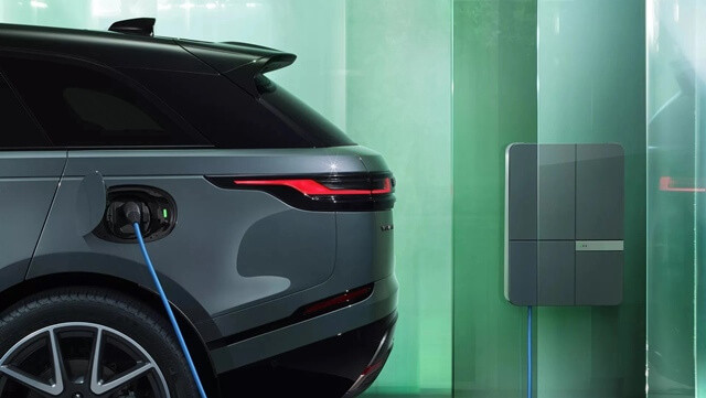 Range-Rover-Velar-2025-cong-sac