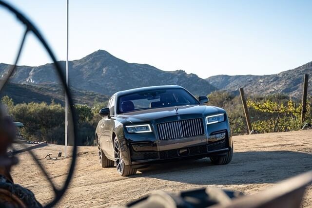 Rolls-Royce-Ghost-black-badge-phan-dau-xe