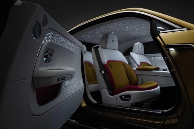 Rolls-Royce-Spectre-khoang-lai