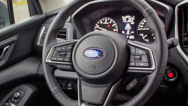 Subaru-Ascent-vo-lang