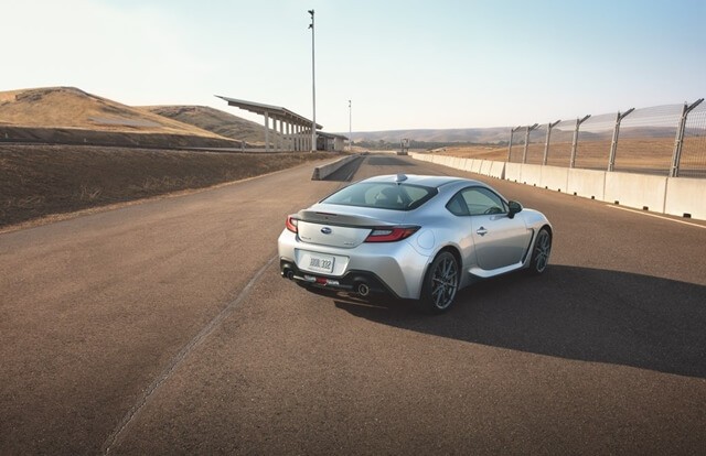 Subaru-BRZ-hinh-anh-duoi-xe