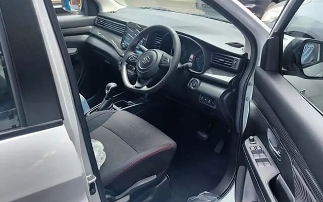 Suzuki-Ertiga-2023-khoang-lai