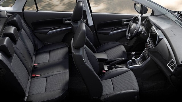 Suzuki-SX4-S-Cross-cabin