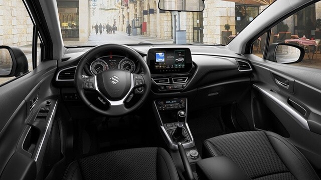 Suzuki-SX4-S-Cross-khoang-lai