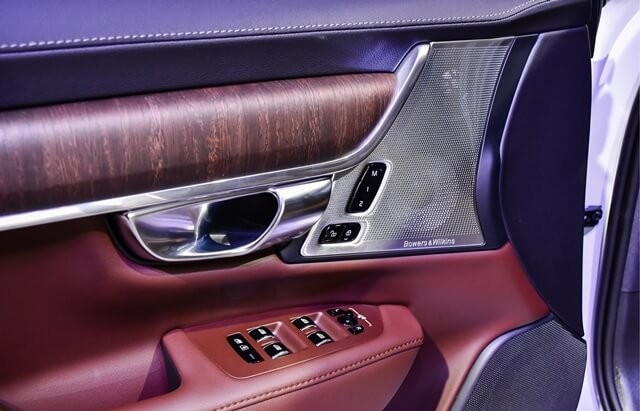 Volvo-S90-he-thong-loa