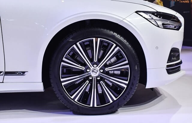 Volvo-S90-la-zang